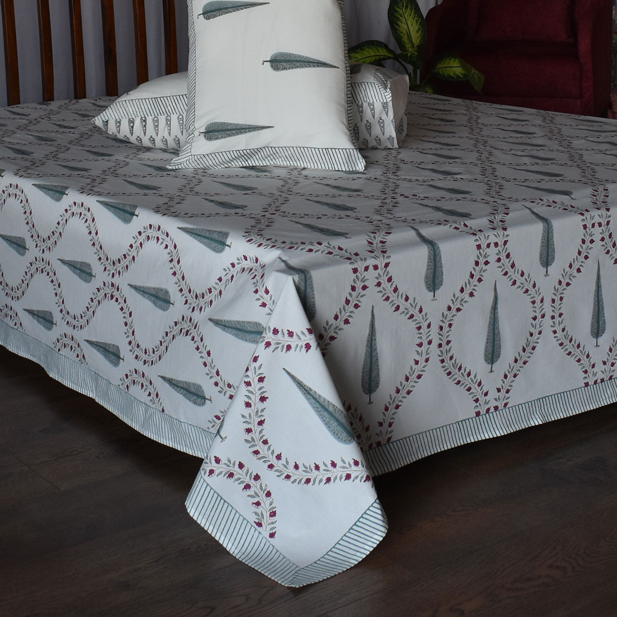 Queen Size Percale Fine Cotton Bedspread with 2 Pillow Cases | 100873