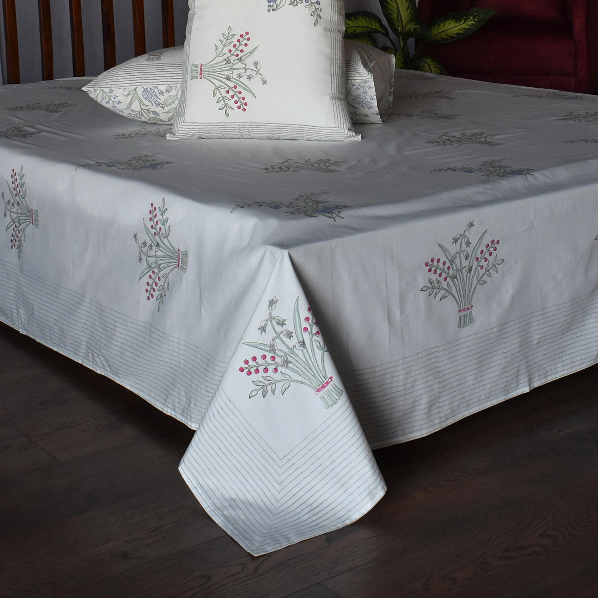 Traditional Indian Block Print Cotton Bedsheet with 2 Pillow Cases