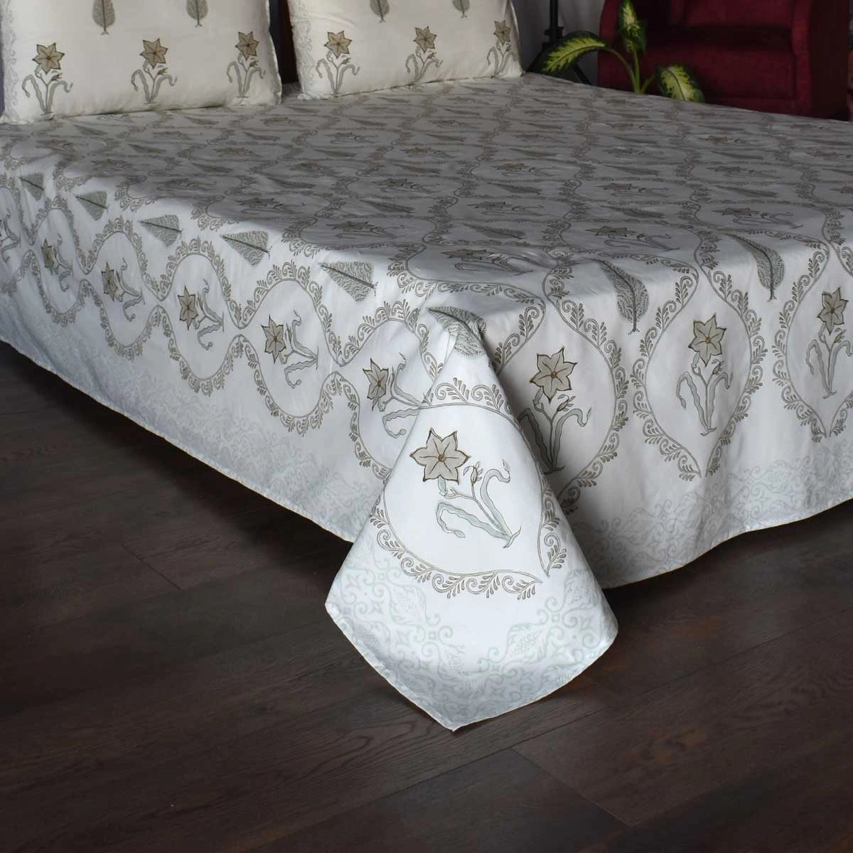 Lightweight King Bedspread  | 200956