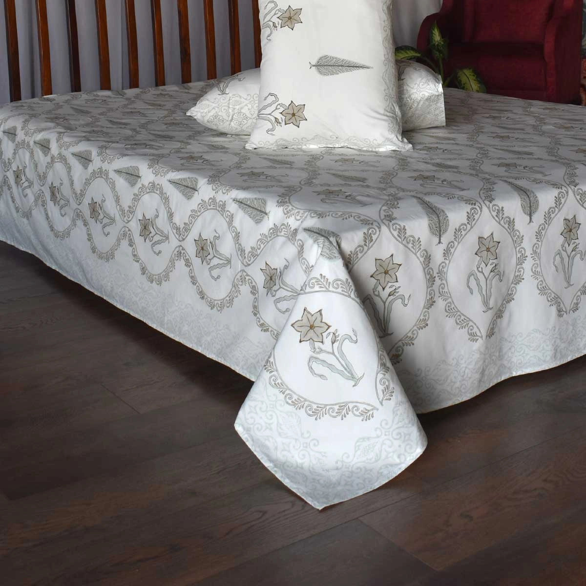Lightweight King Bedspread  | 200956