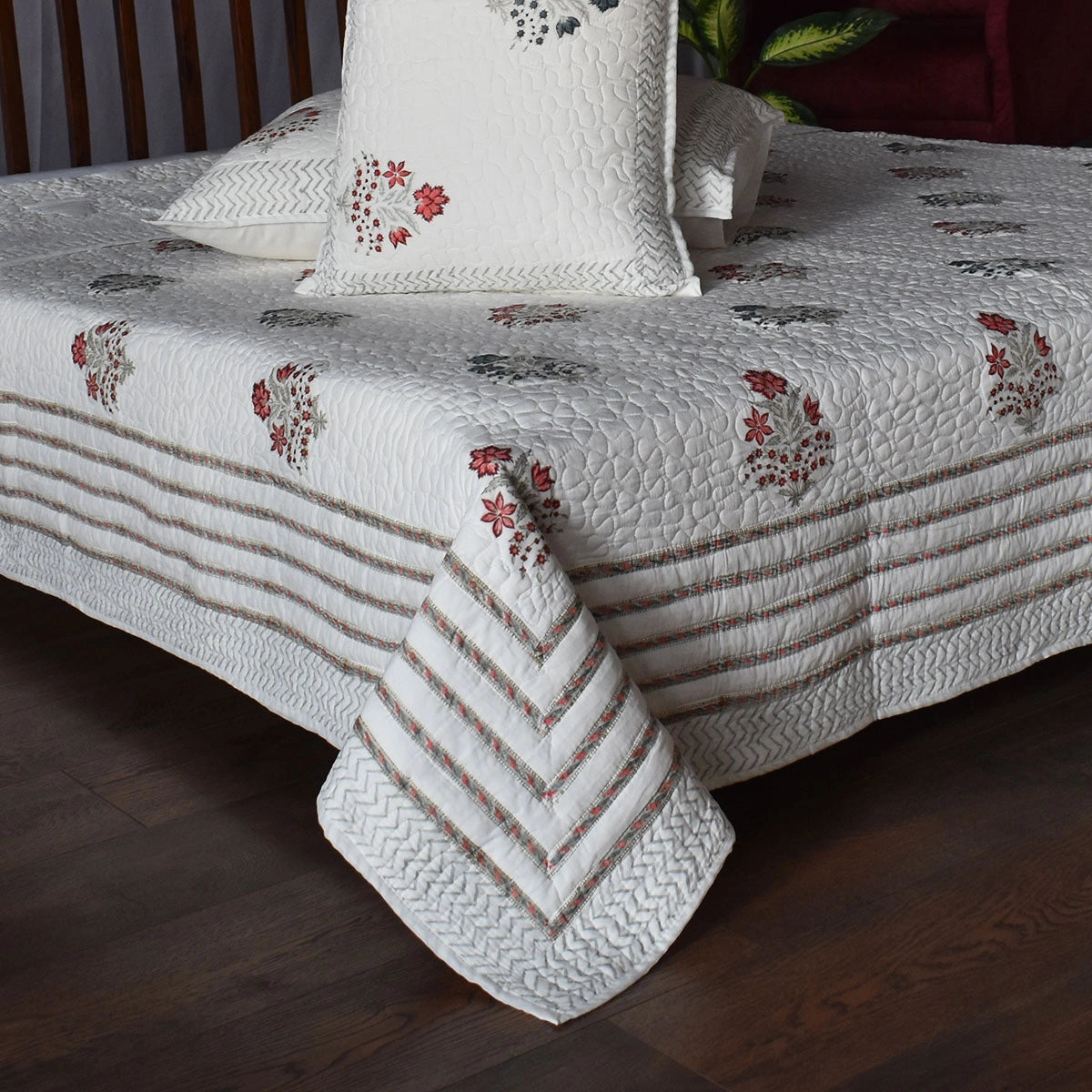 Queen Size Quilted Bedspread Beige
