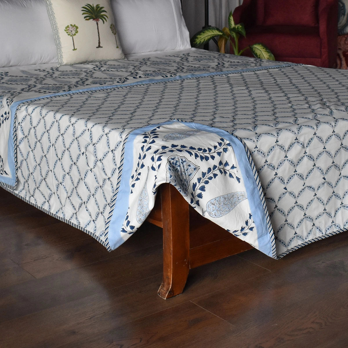 Soft Breathable Summer Quilt | 260607