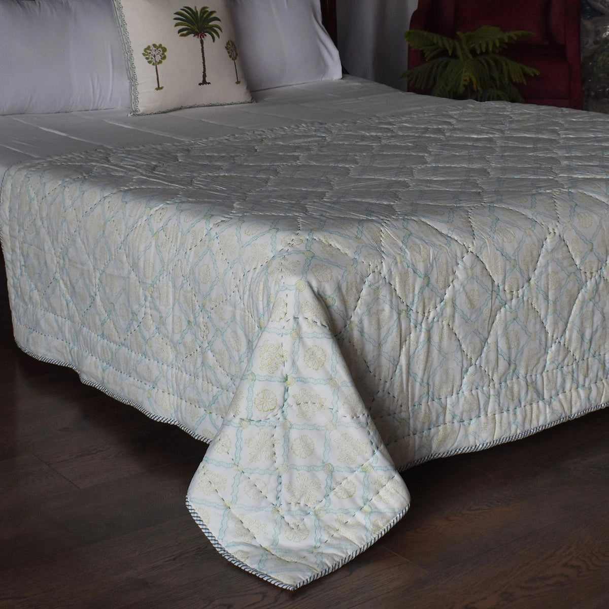 Lightweight summer quilt Size Single