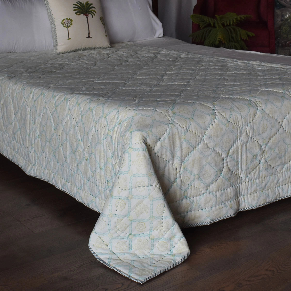 Lightweight summer quilt Size Single