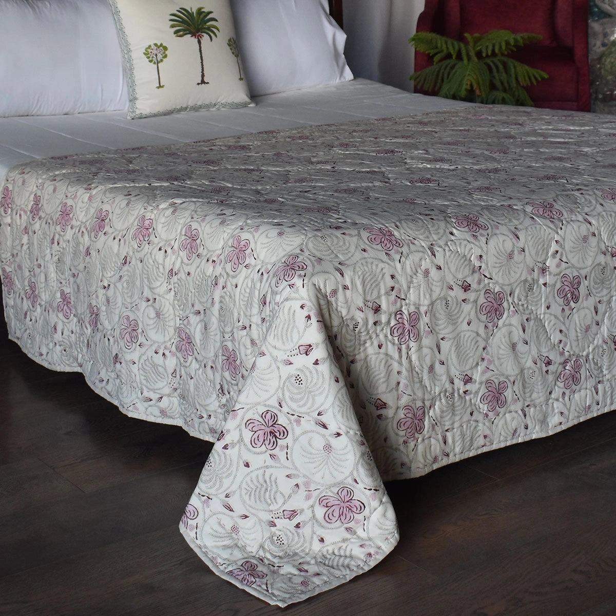 Lightweight summer quilt Size Single