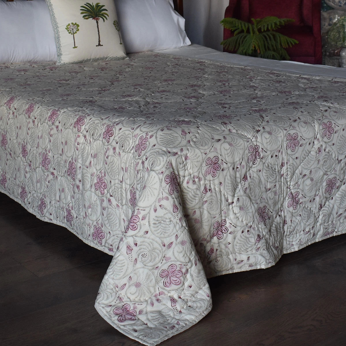 Lightweight summer quilt Size Single