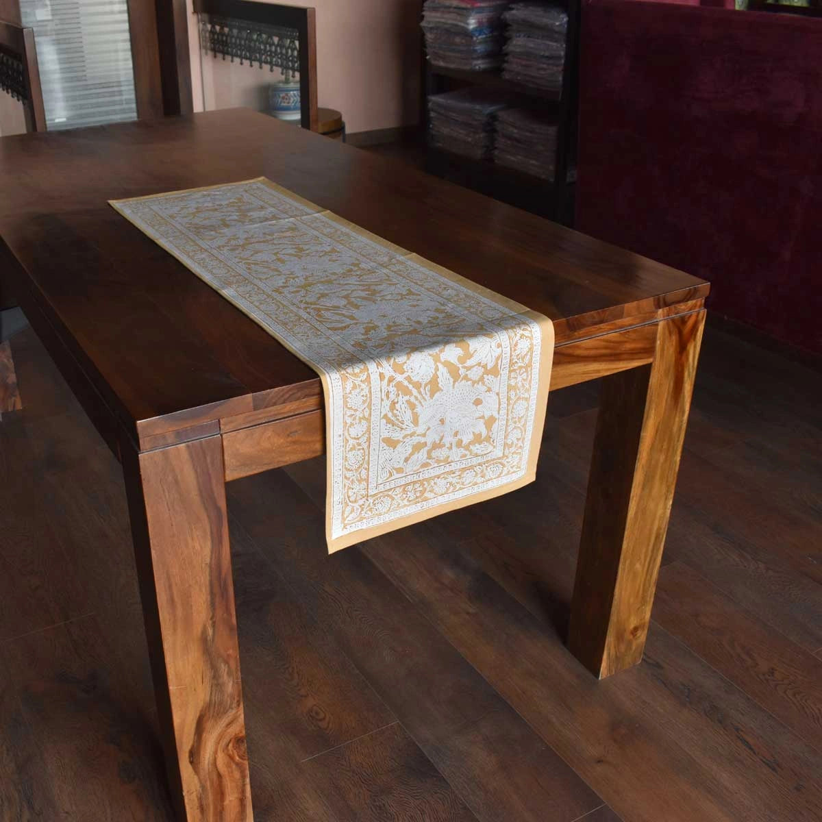 Compact Table Runner Amarnath Beige Gud