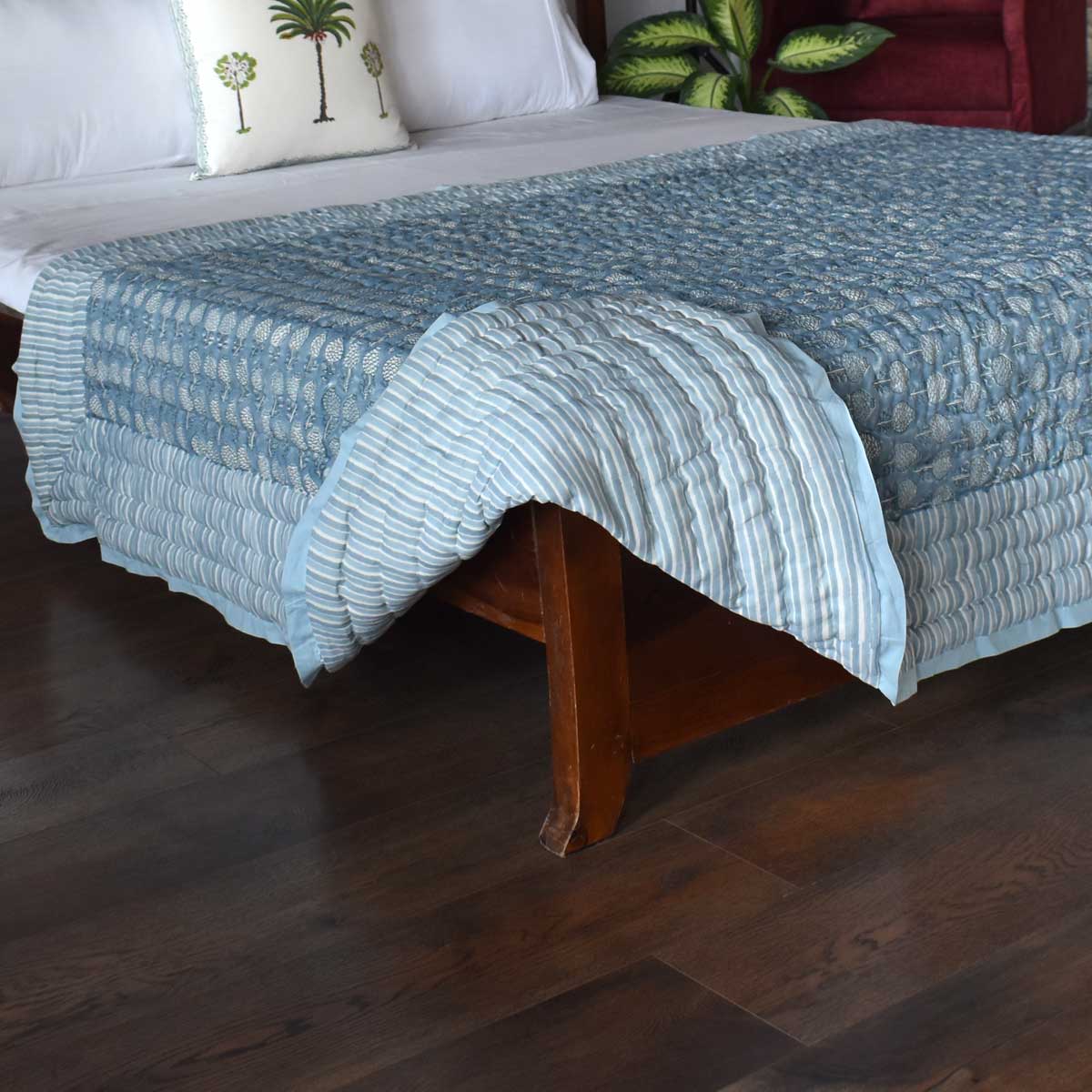 Lightweight summer quilt single | Artichoke Pearl Blue 251210