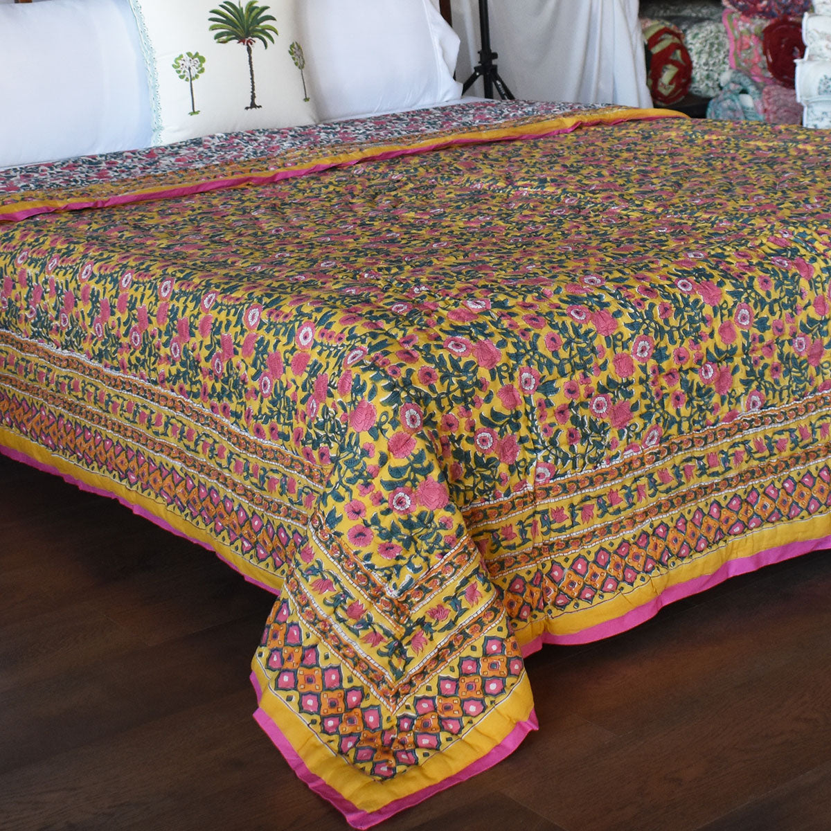 Queen Size Soft Cotton Quilt Handmade | Bhare Pile Phool 102376