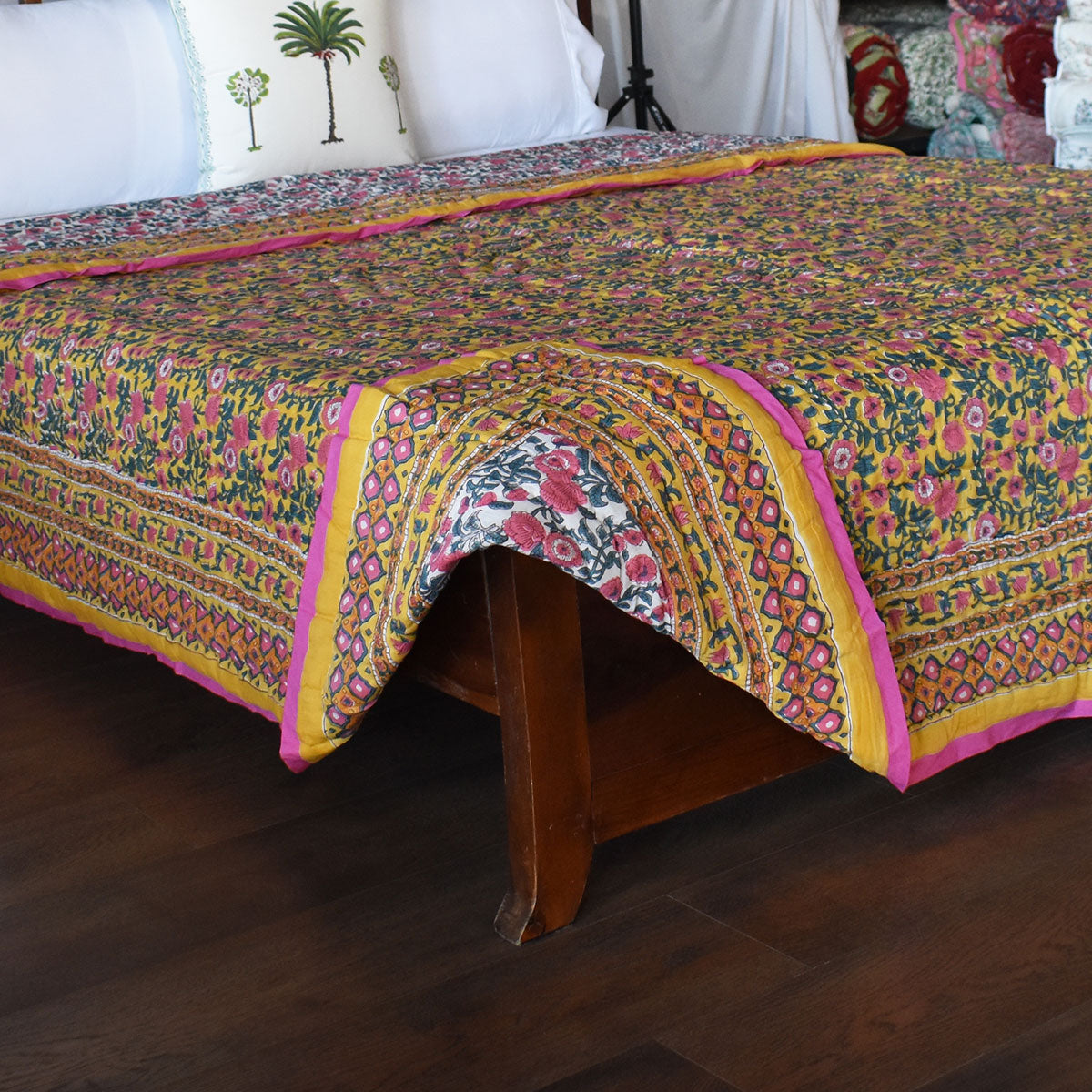 Queen Size Soft Cotton Quilt Handmade | Bhare Pile Phool 102376