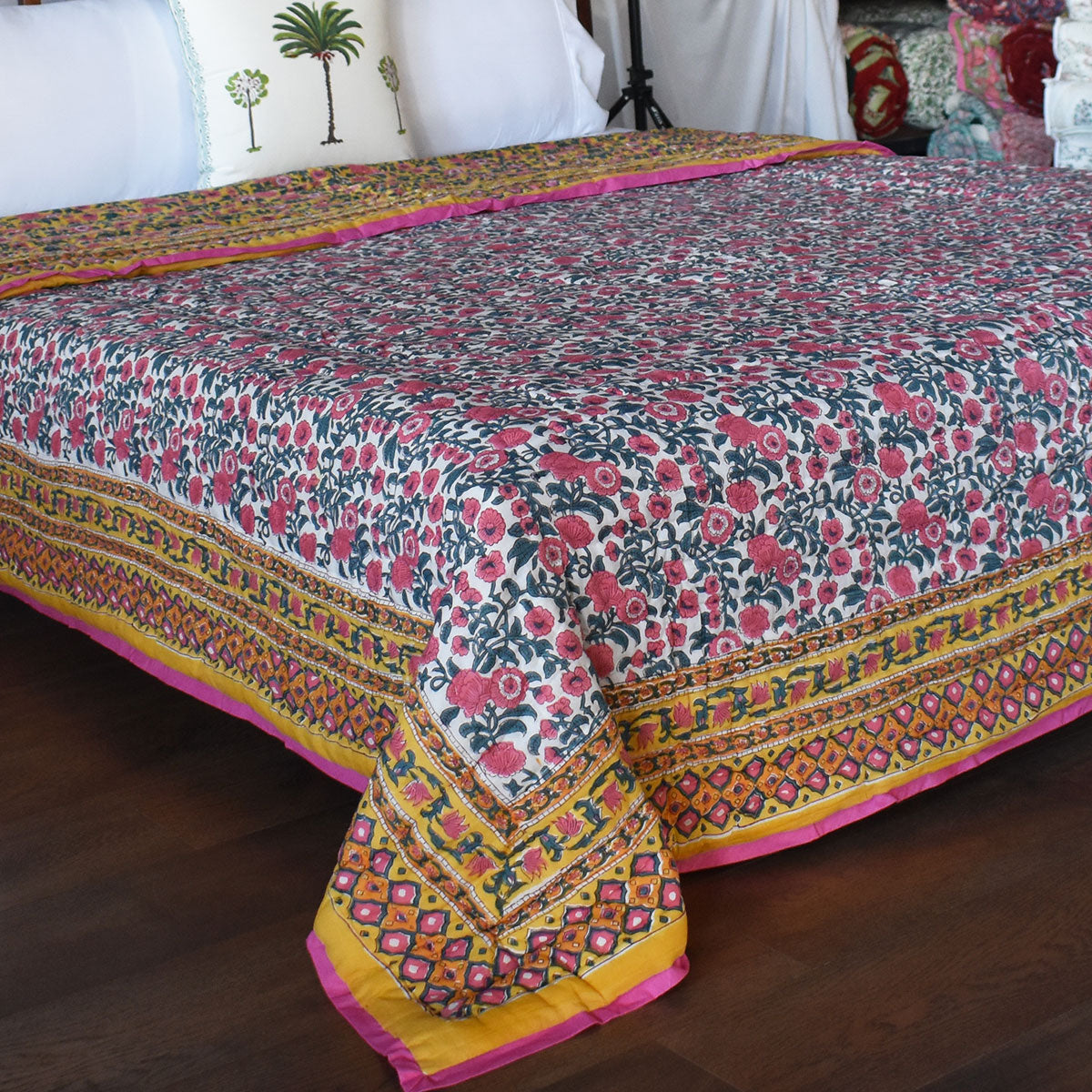 Queen Size Soft Cotton Quilt Handmade | Bhare Pile Phool 102376