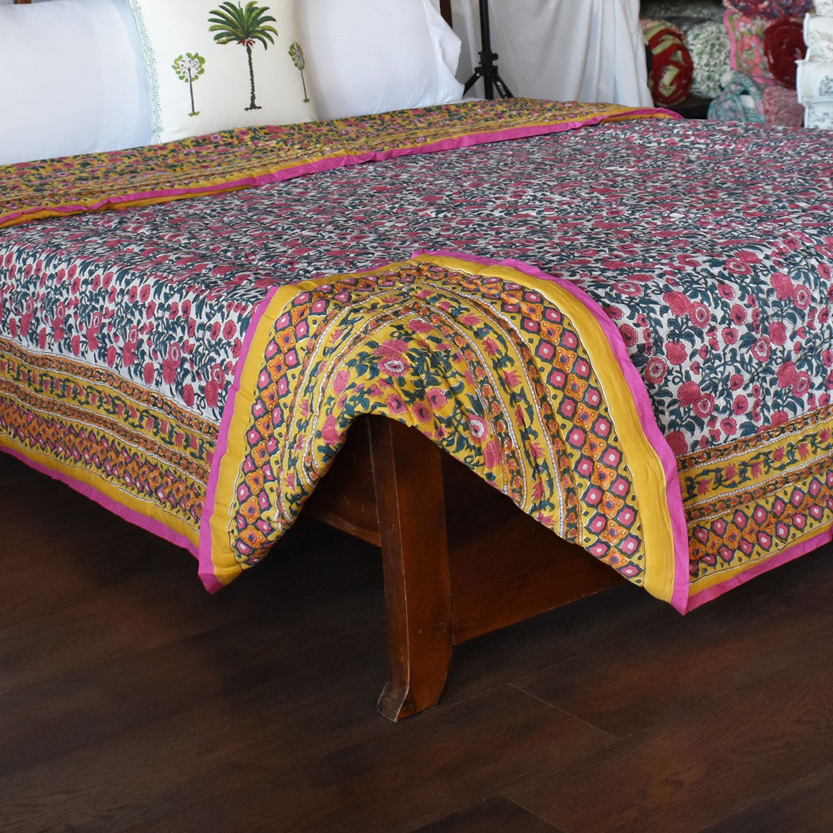 Queen Size Soft Cotton Quilt Handmade | Bhare Pile Phool 102376