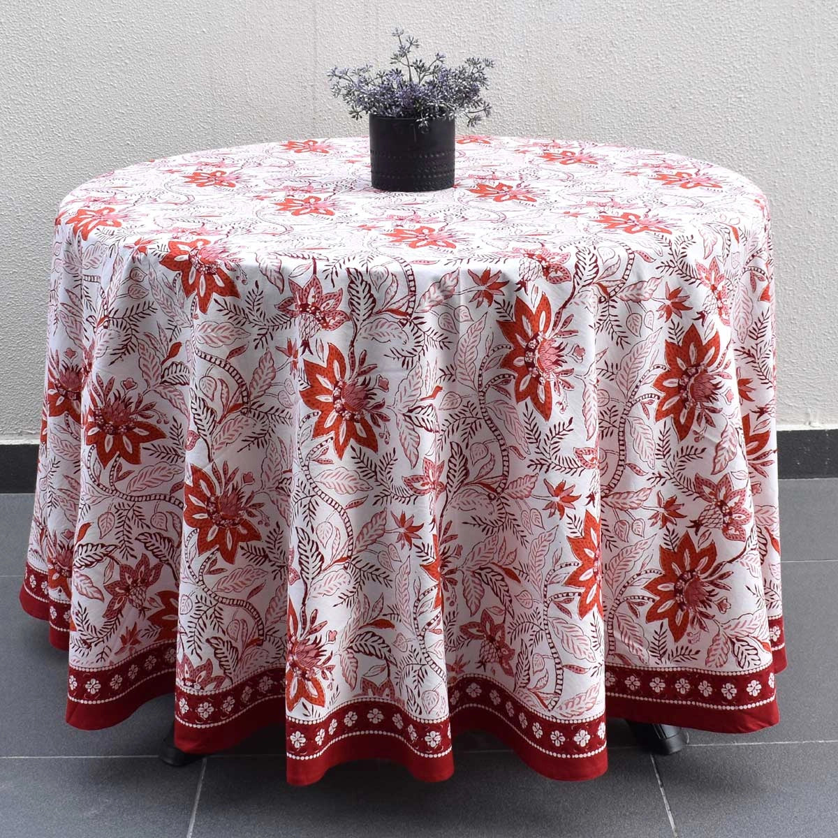 220 Cm Round Tablecloth | Bossanova Red Open 103700