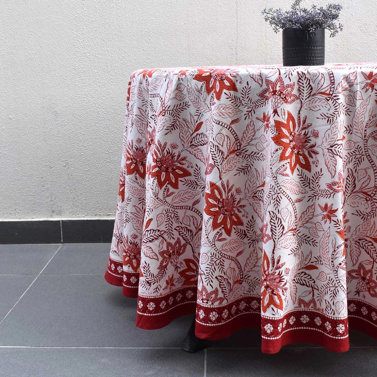 Round Dining Tablecloth Bossanova Red Open