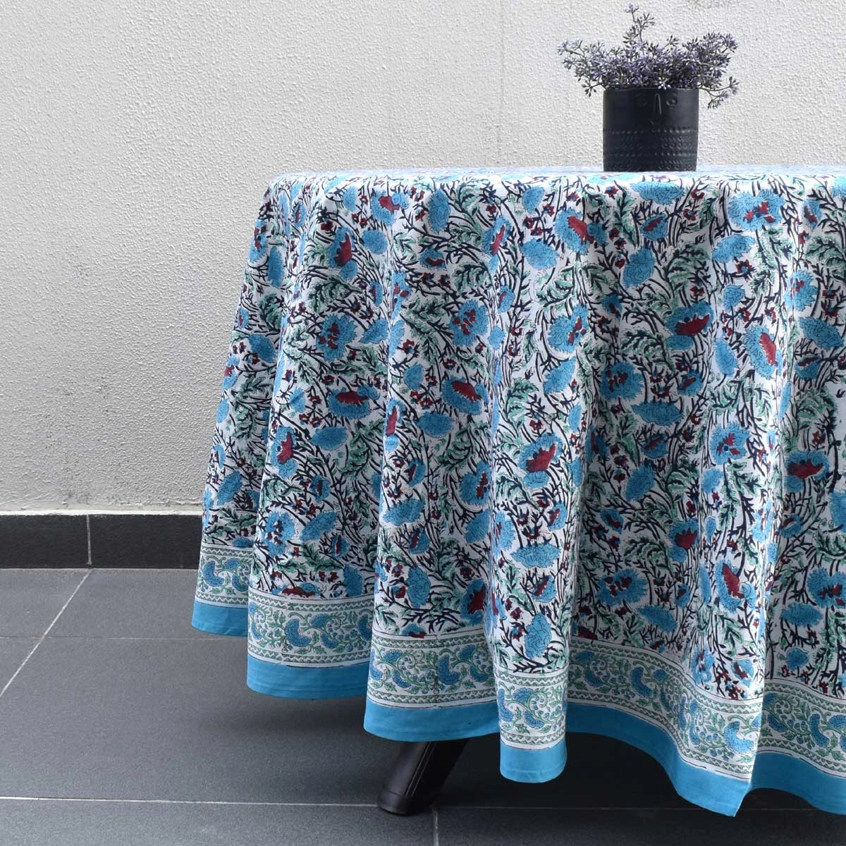 Compact Round Table Linen For Dining And Side Tables
