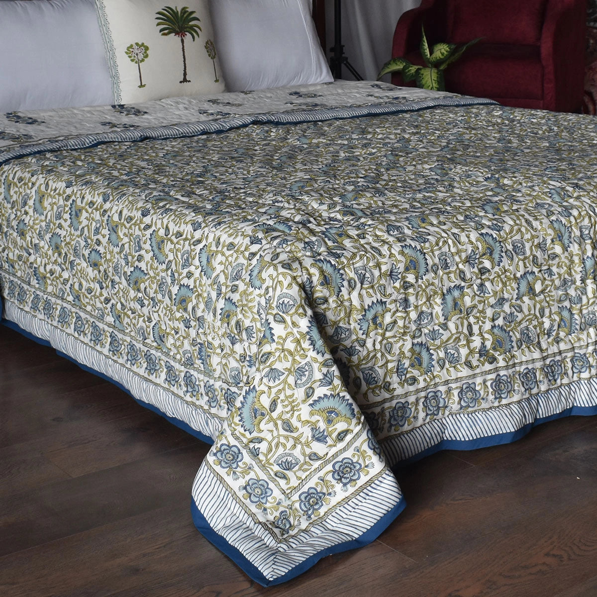 Jaipur Quilt For Double Bed Carnation Blue