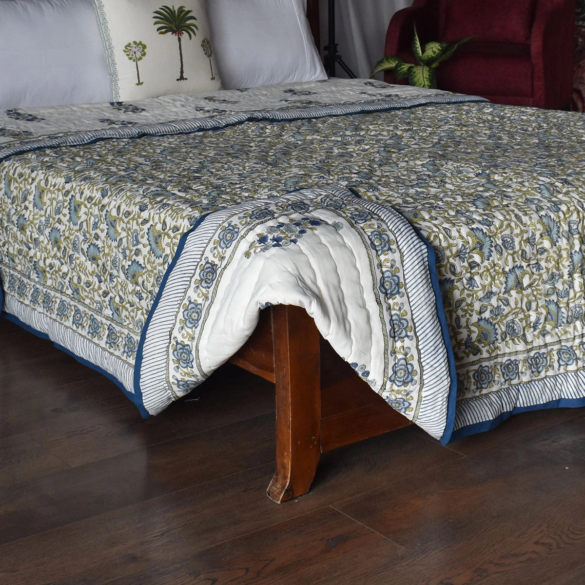 Jaipur Quilt For Double Bed Carnation Blue