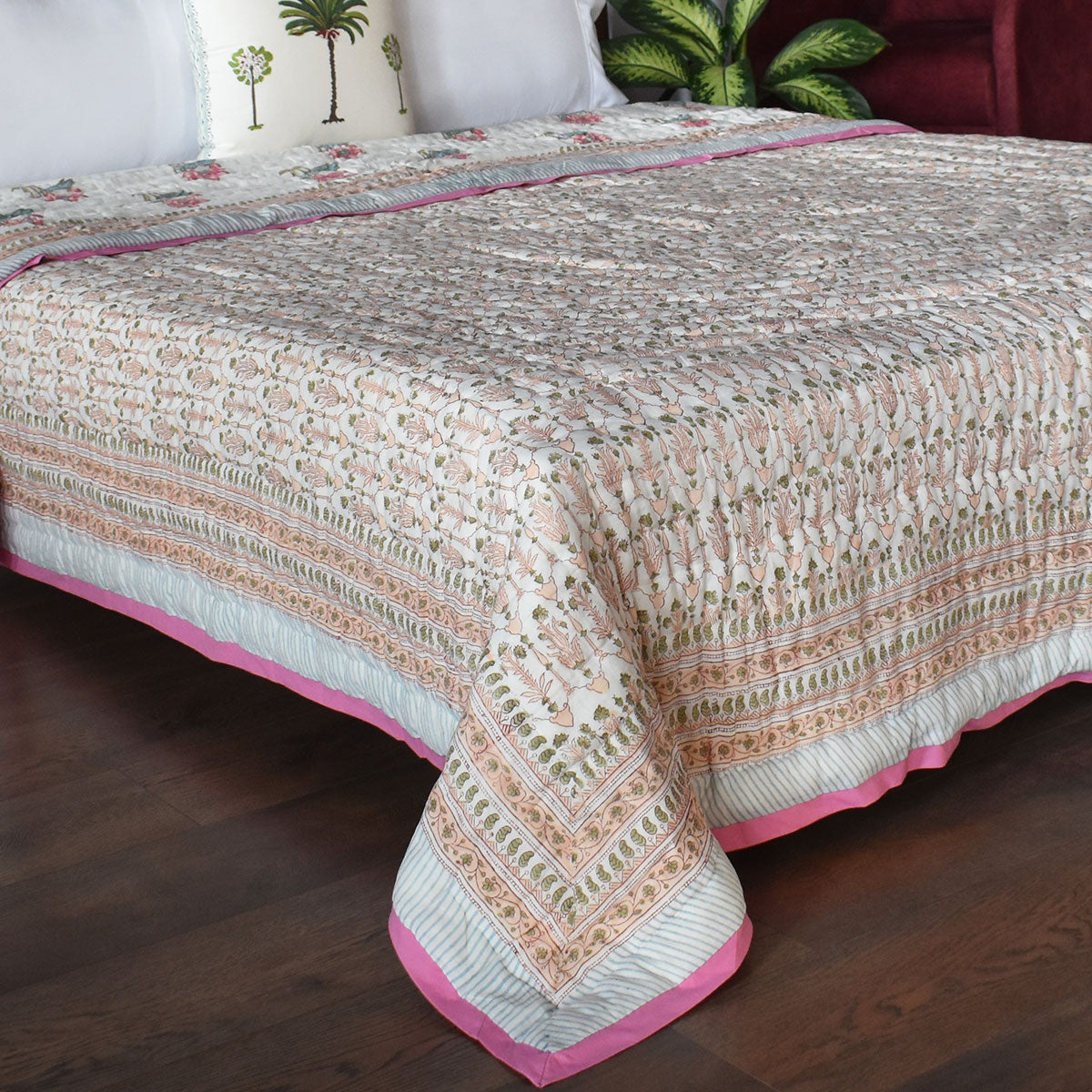 Reversible Quilt Bedding |  Castle Creeper 251218