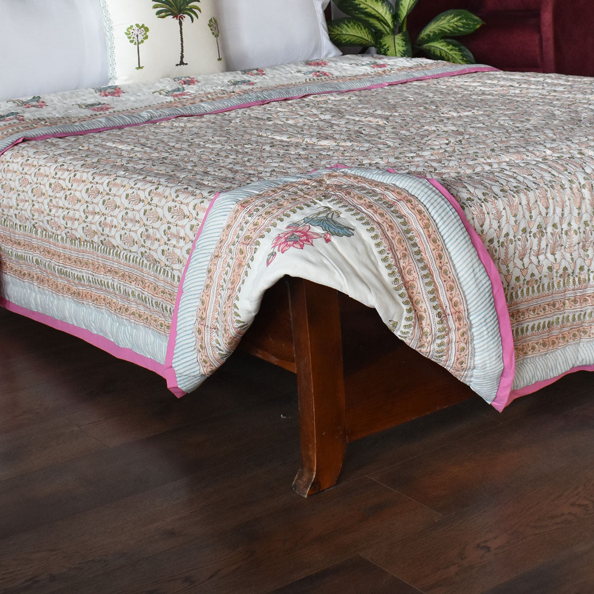 Reversible Quilt Bedding |  Castle Creeper 251218