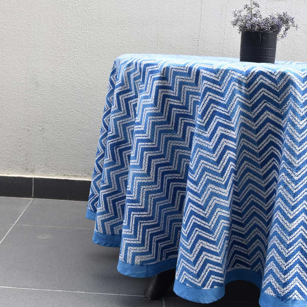 Outdoor Round Table Cover Chevron Blue