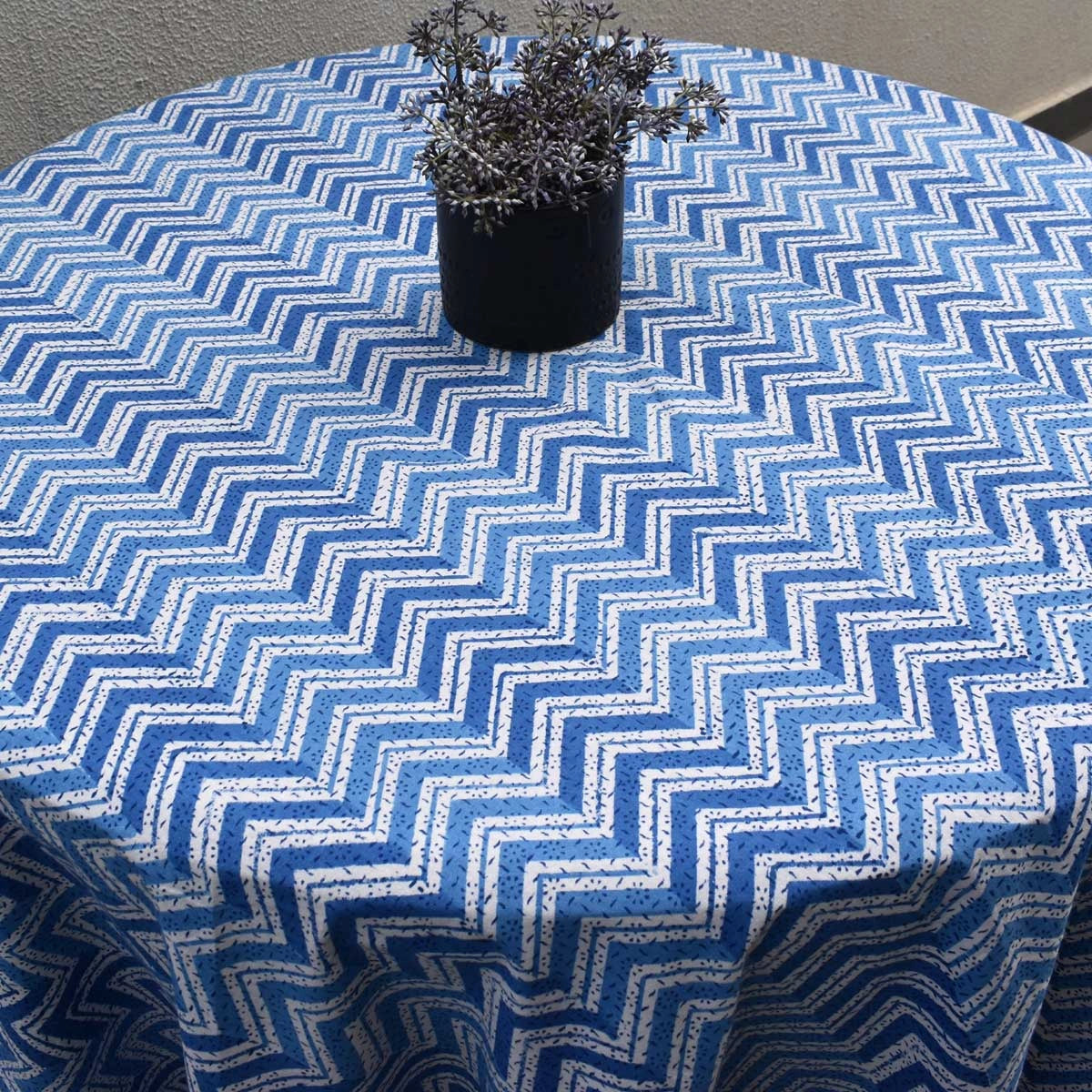 Outdoor Round Table Cover Chevron Blue