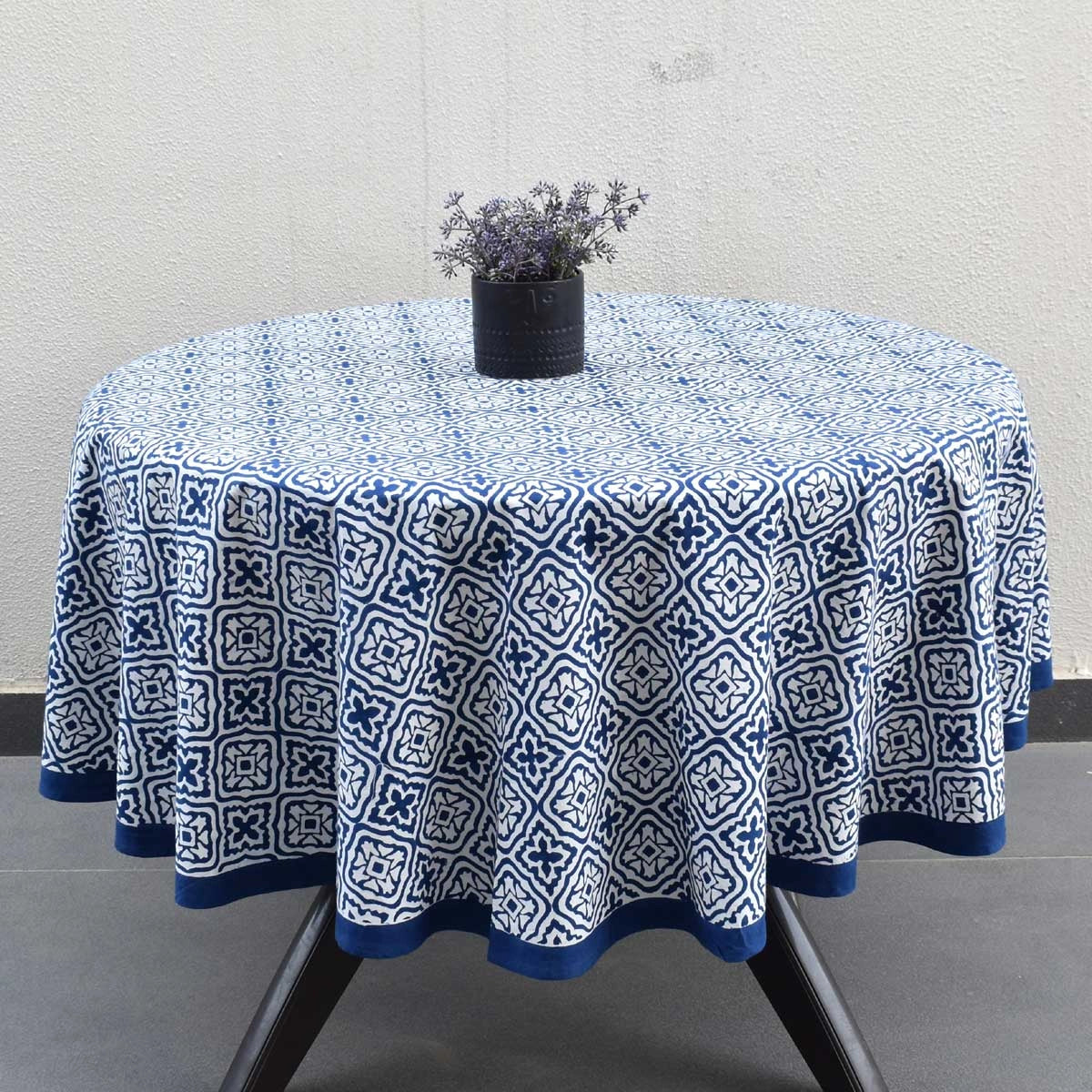 Family Round Table Cover Cross Flower Blue
