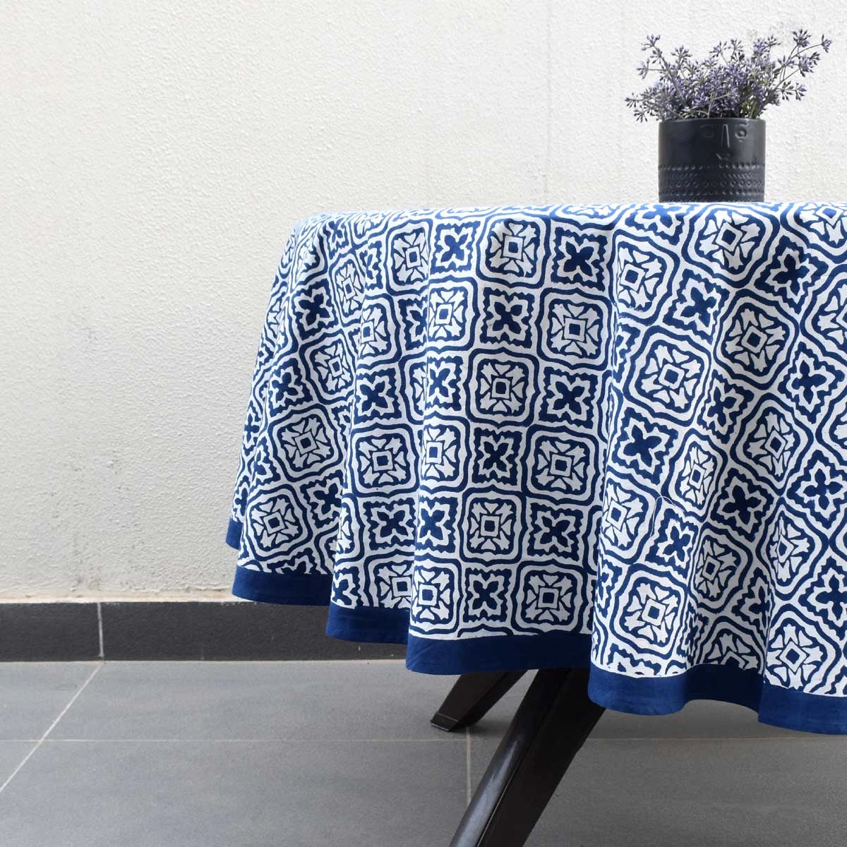 Family Round Table Cover Cross Flower Blue