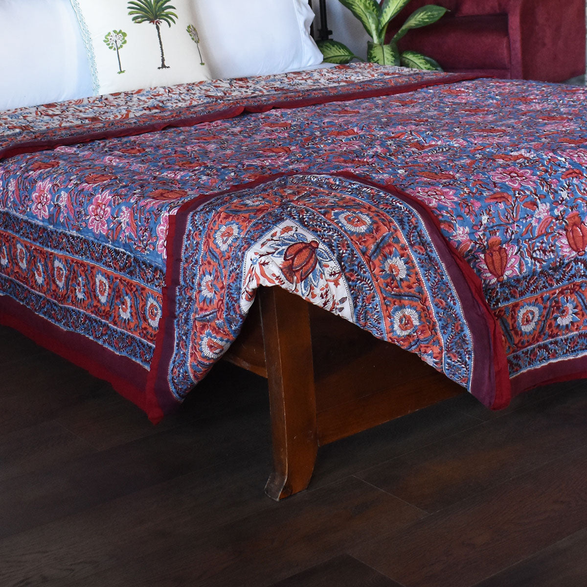 •	Lightweight Summer King Quilt  | Firdaus Gud 204865