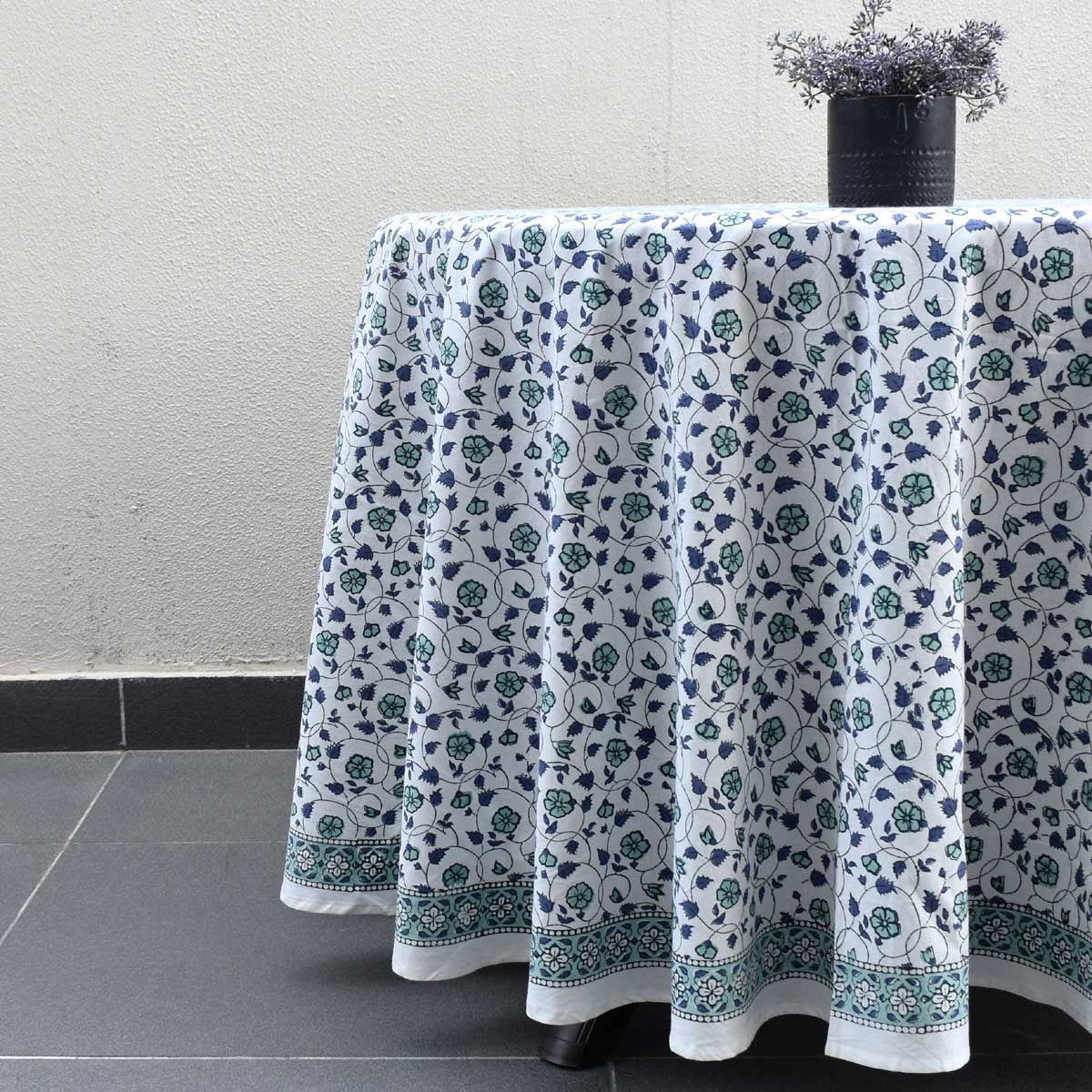 Holiday Round Table Decor Floral Kali Blue