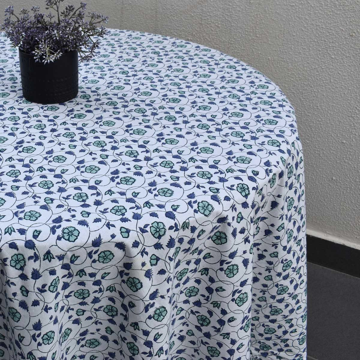 Holiday Round Table Decor Floral Kali Blue