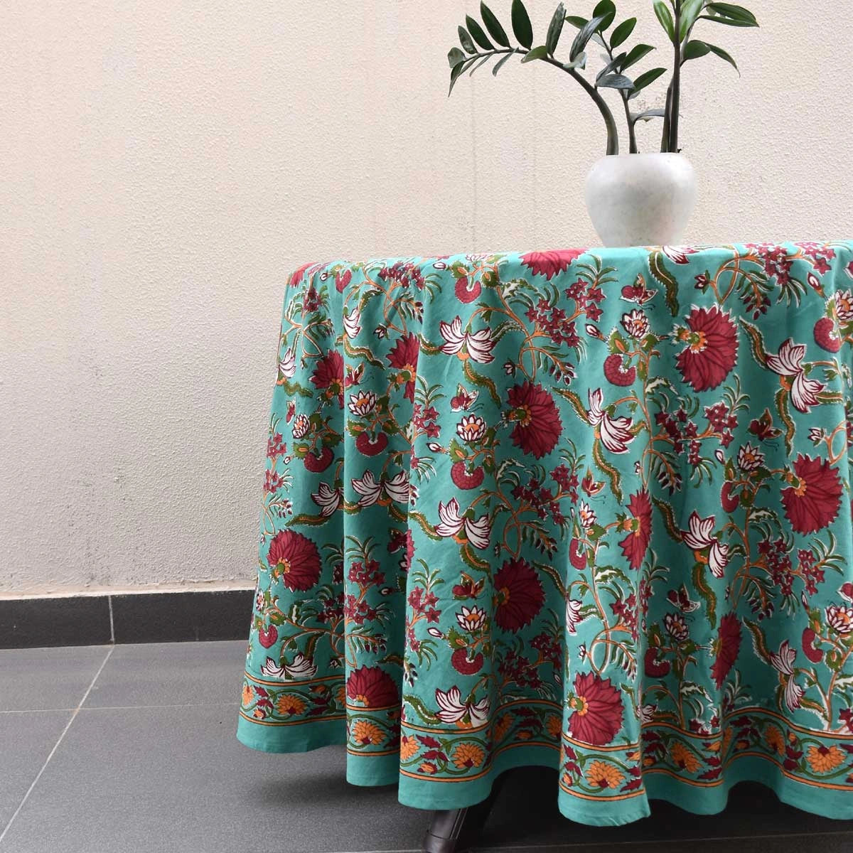 Family Reunion Round Tablecloth Flower Blossom Jade Gud