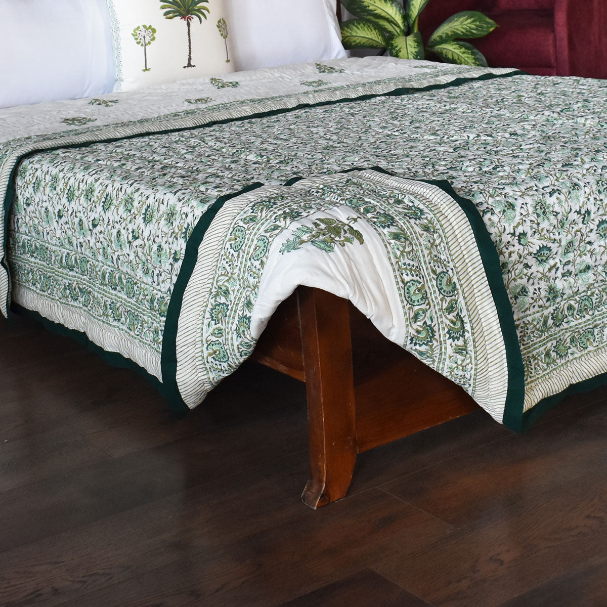 •	Jaipur Handicrafts Cotton Quilt King Size | Hari Bagia Jaal 605170