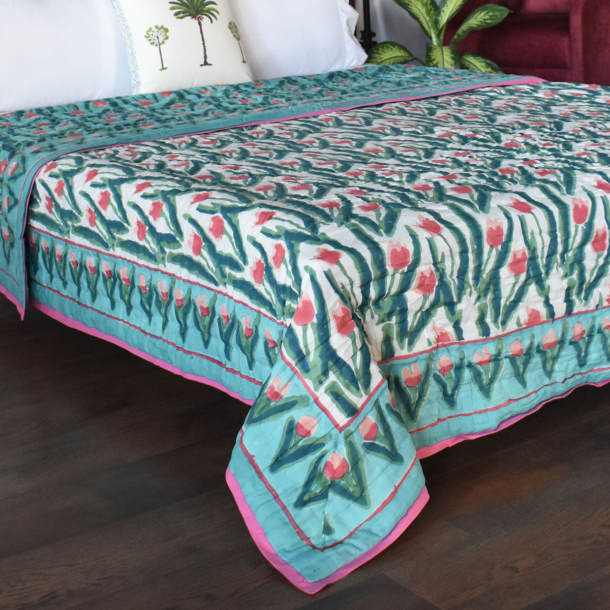 •	Eco-friendly King Size Quilt | Lambi Patti Tulip 101497