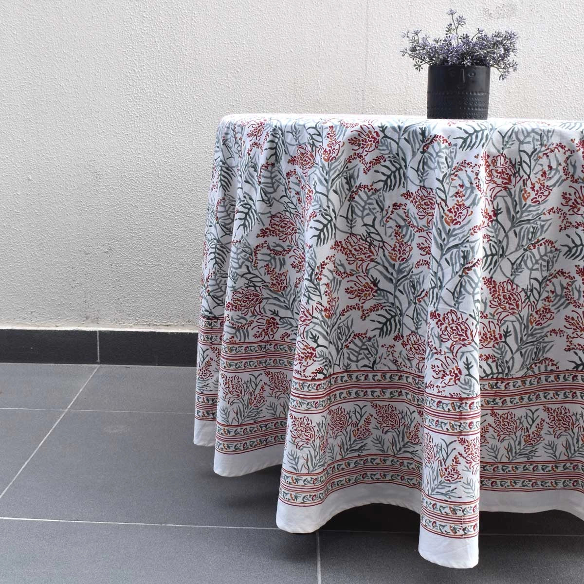 JAIPURI RAZAI Artisan Tablecloth For 10 Seater Lilas Tango Lily