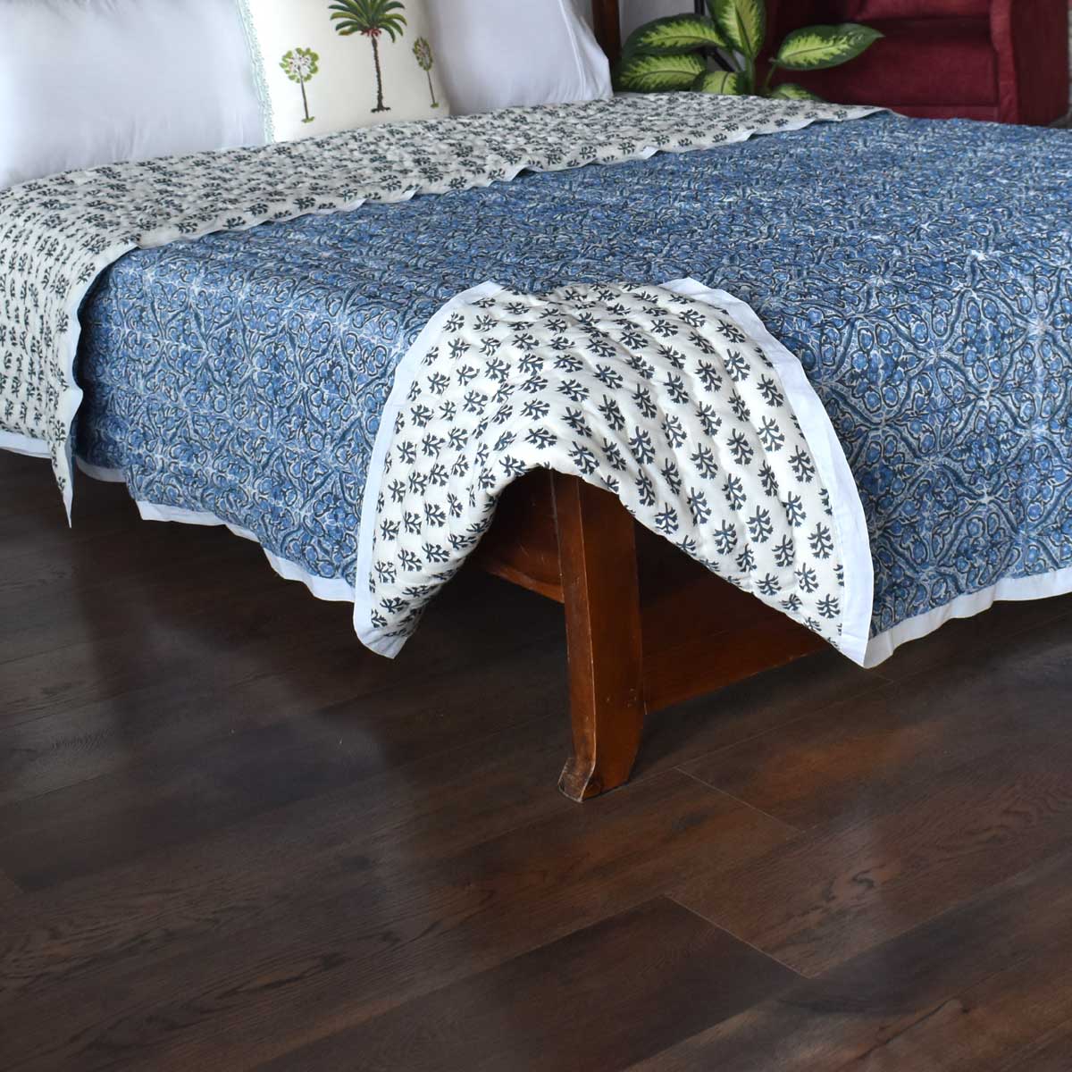Jaipuri Razai With Natural Dyes Medium Size Quilt | Nili Phool Chokri