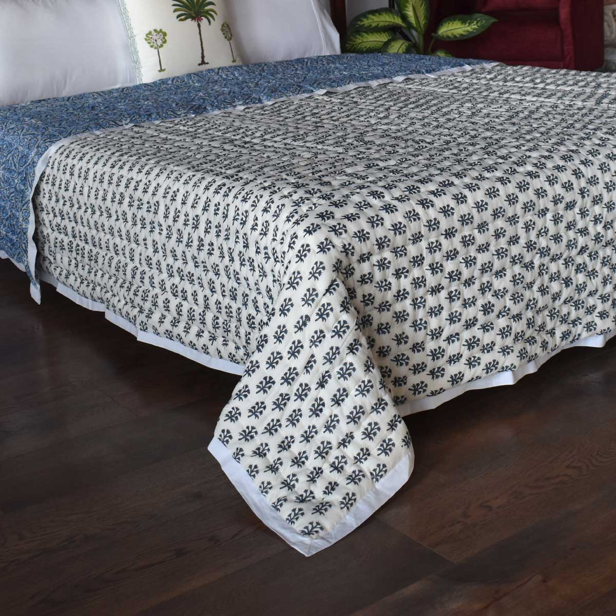 Jaipuri Razai With Natural Dyes Medium Size Quilt | Nili Phool Chokri