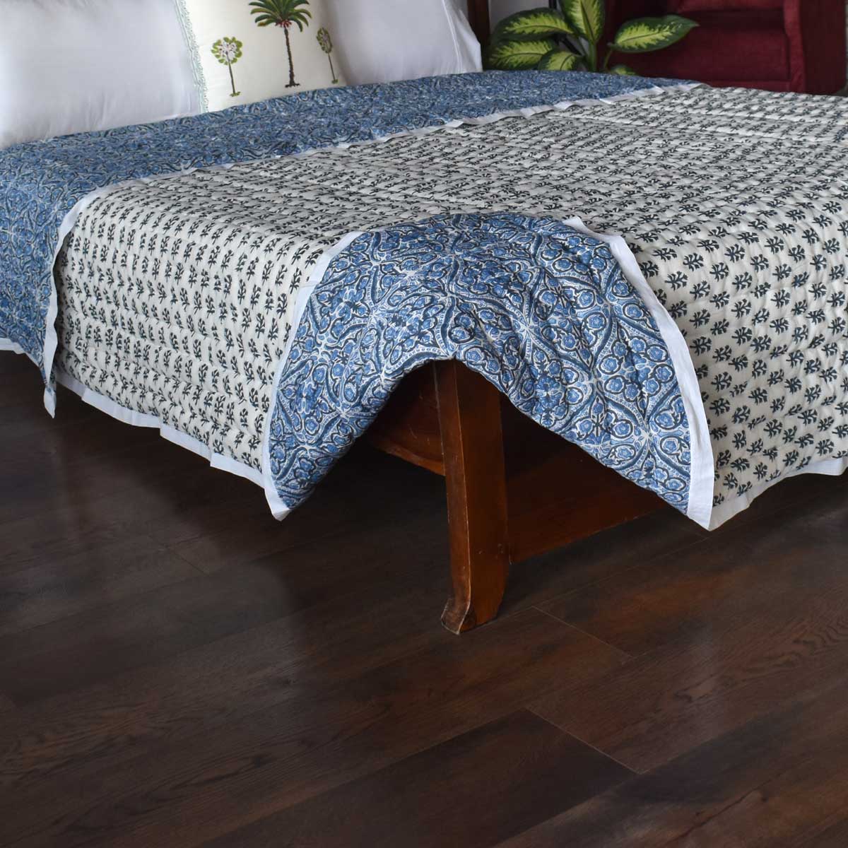 Jaipuri Razai With Natural Dyes Medium Size Quilt | Nili Phool Chokri