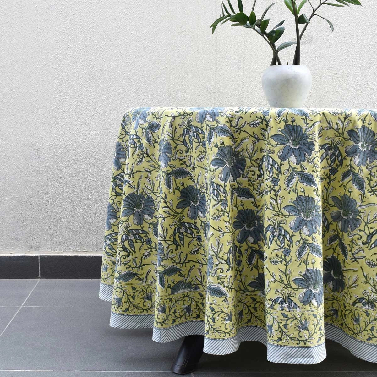 Generous Round Tablecloth For Medium Tables Olive Flower Gud