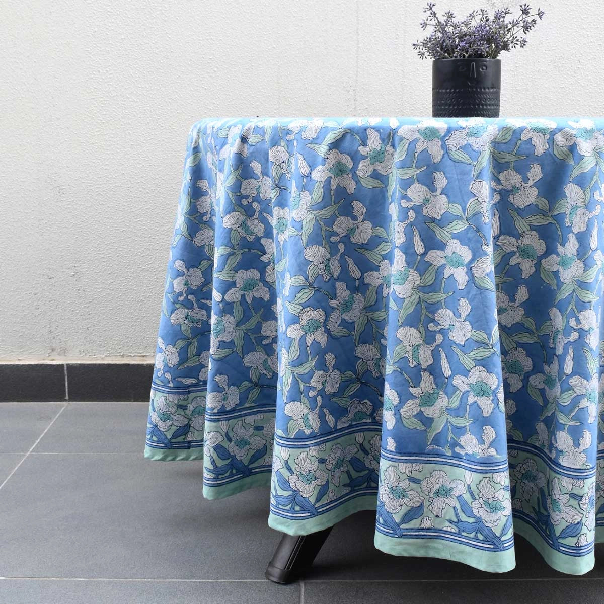 Holiday Round Table Decor | Orchid Aqua 203890