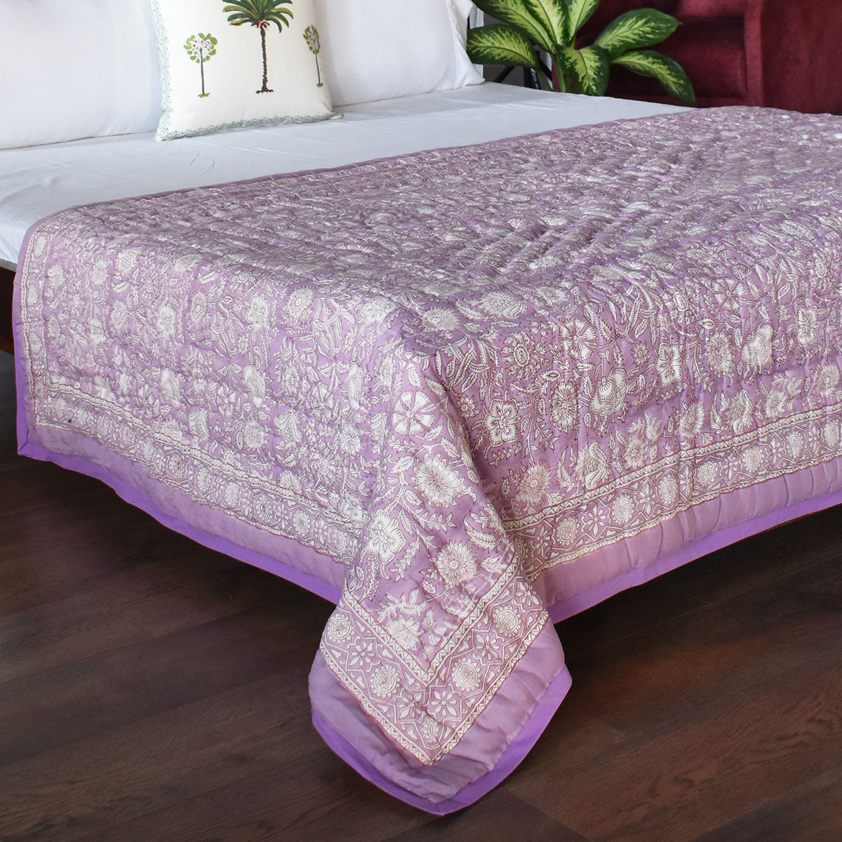 Jaipur Quilt For Single Bed |  Dazzling Violet Palace 251208