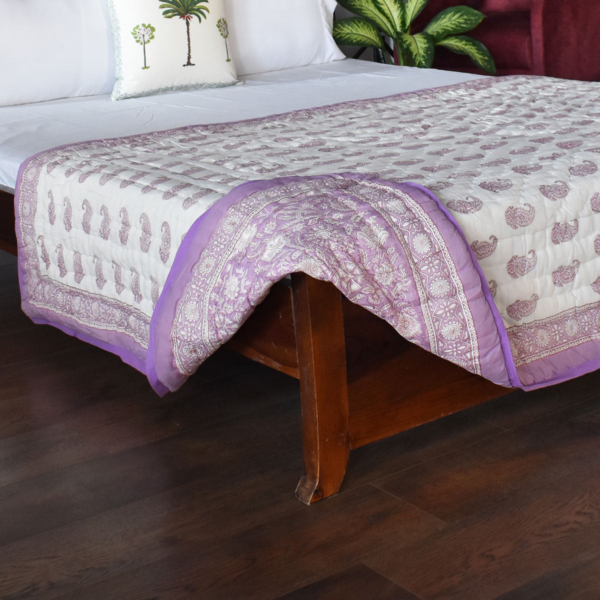 Jaipur Quilt For Single Bed |  Dazzling Violet Palace 251208