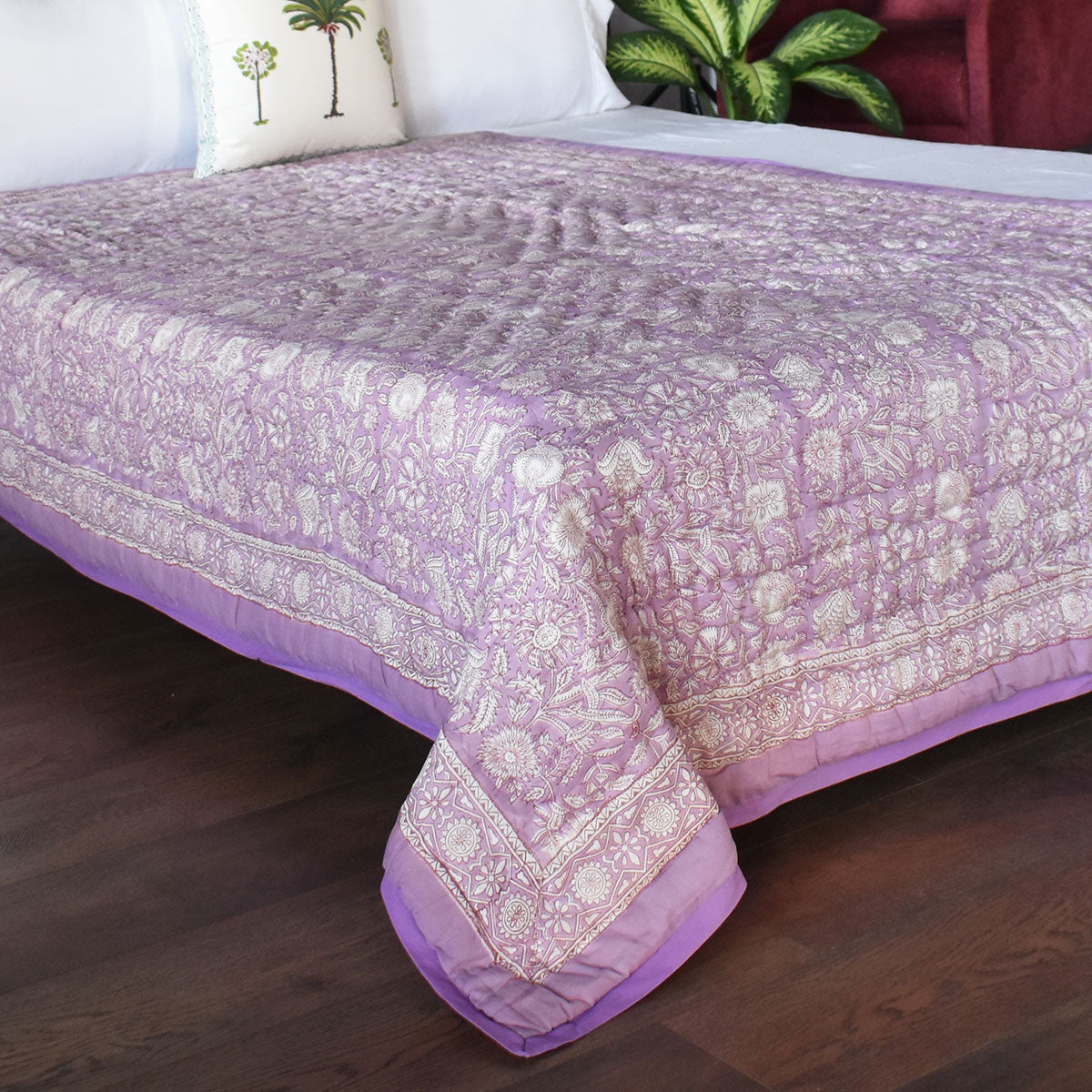 Jaipur Quilt For Single Bed |  Dazzling Violet Palace 251208