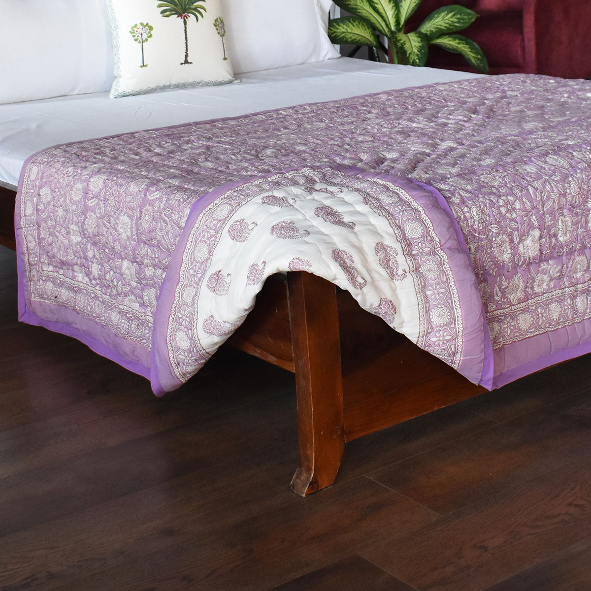 Jaipur Quilt For Single Bed |  Dazzling Violet Palace 251208