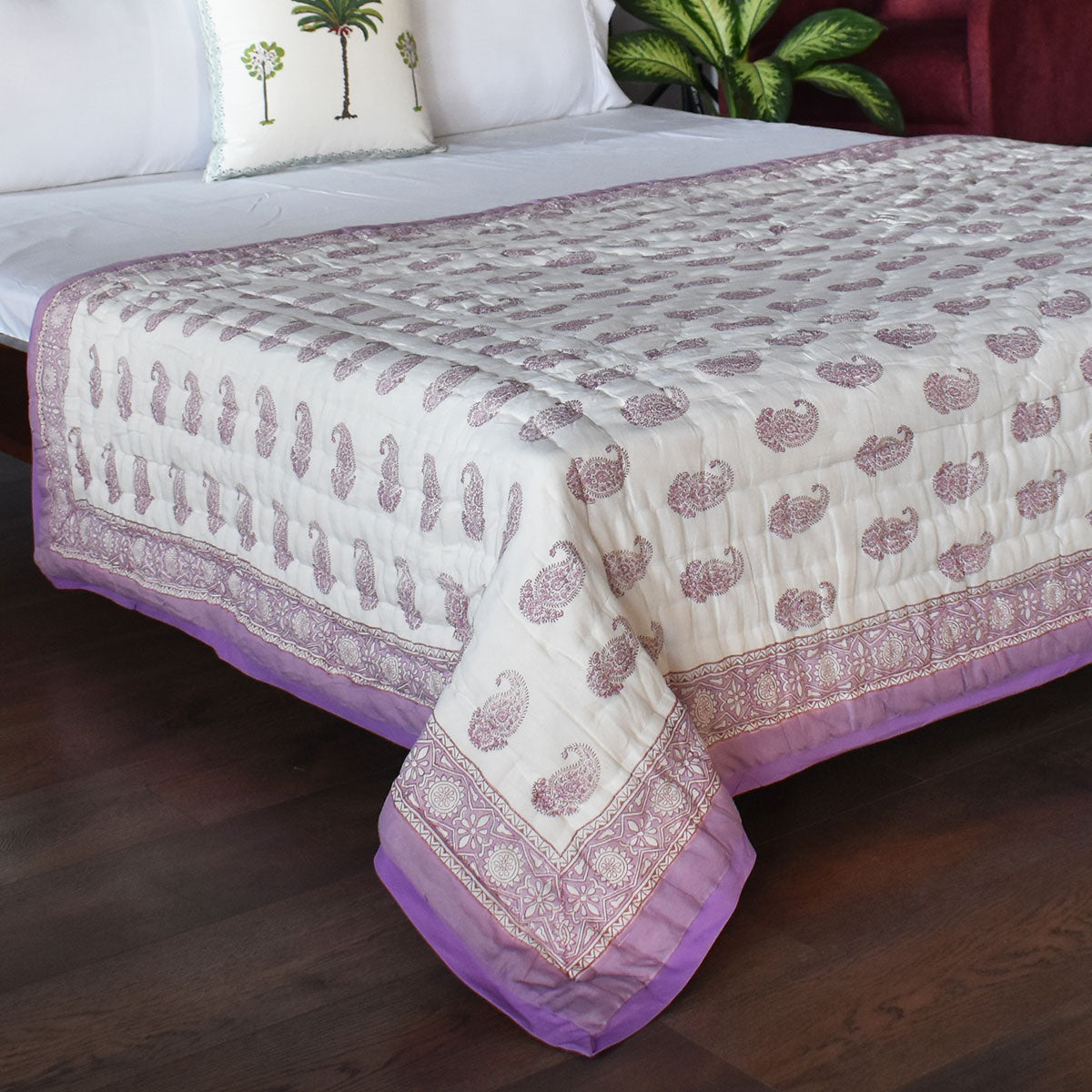 Jaipur Quilt For Single Bed |  Dazzling Violet Palace 251208