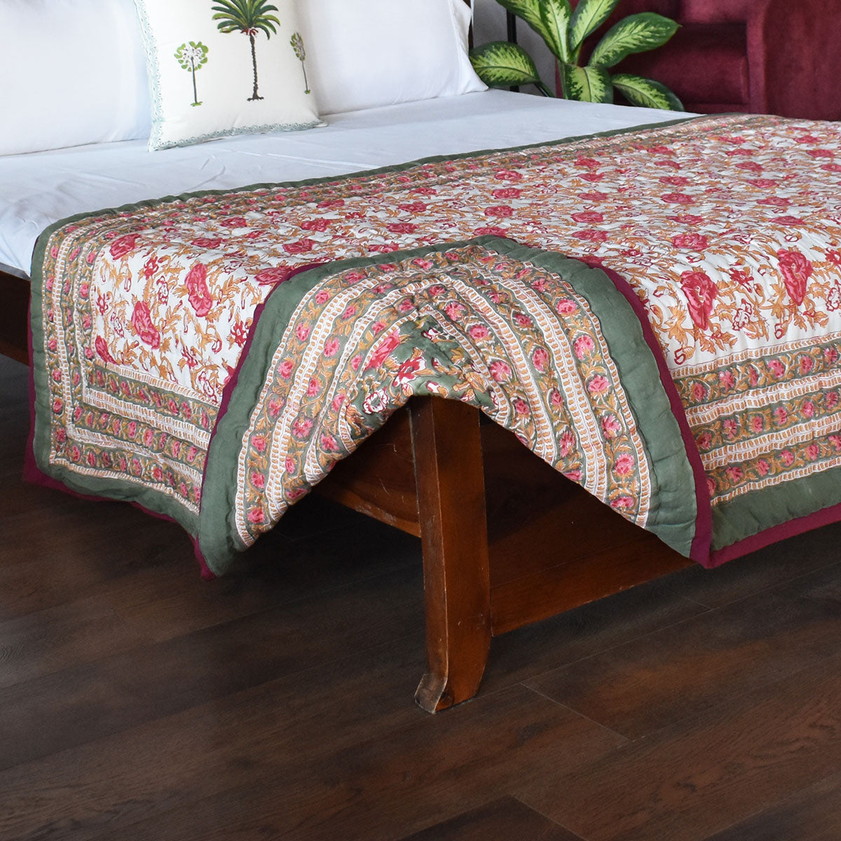 Breathable Cotton Quilt For Mild Weather | Pink Flower Bloom 251202
