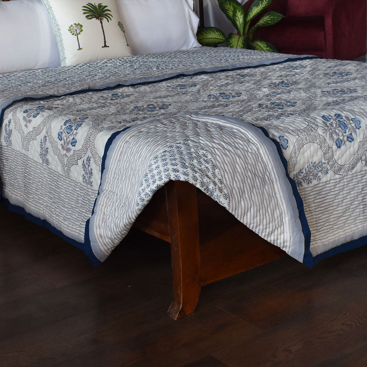 •	Soft MulMul Cotton Quilt | Shehnaaz Boota 206961