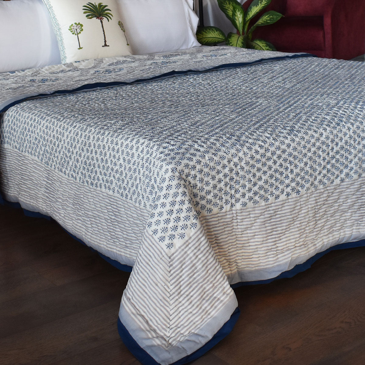 •	Soft MulMul Cotton Quilt | Shehnaaz Boota 206961