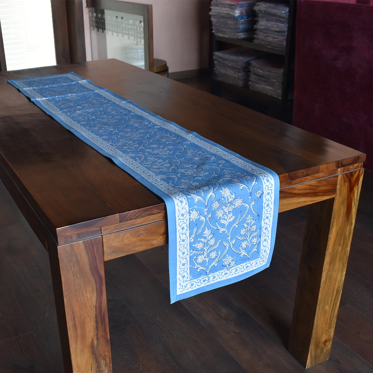 High-Quality Table Linen Vine Leaf Alaskan Gud
