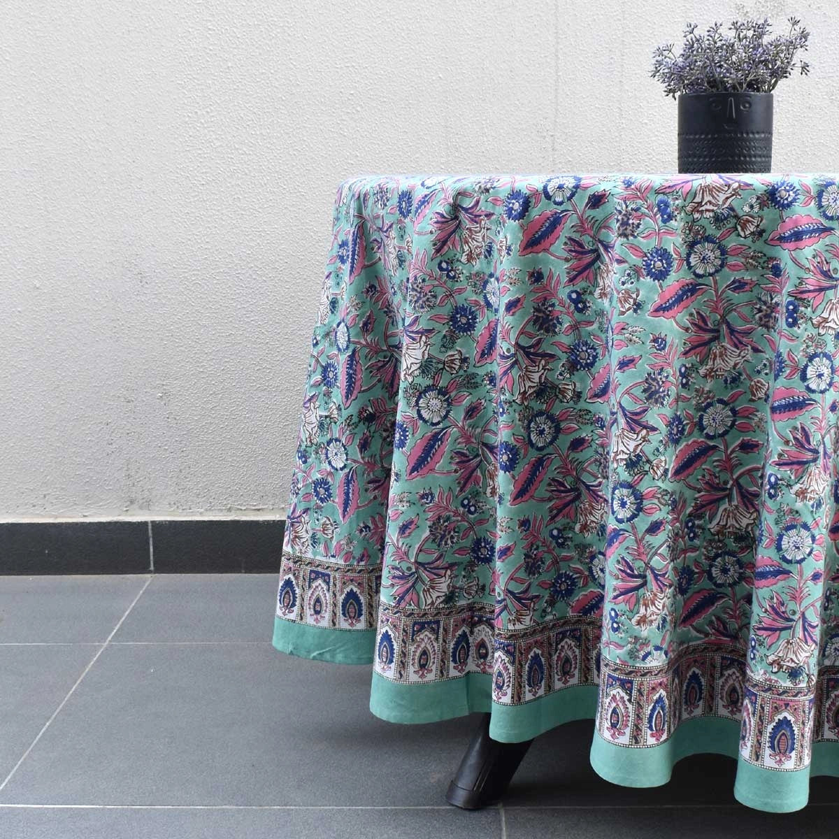 High-Quality Cotton Round Linen | Wild Flower Ocean Gud 106179