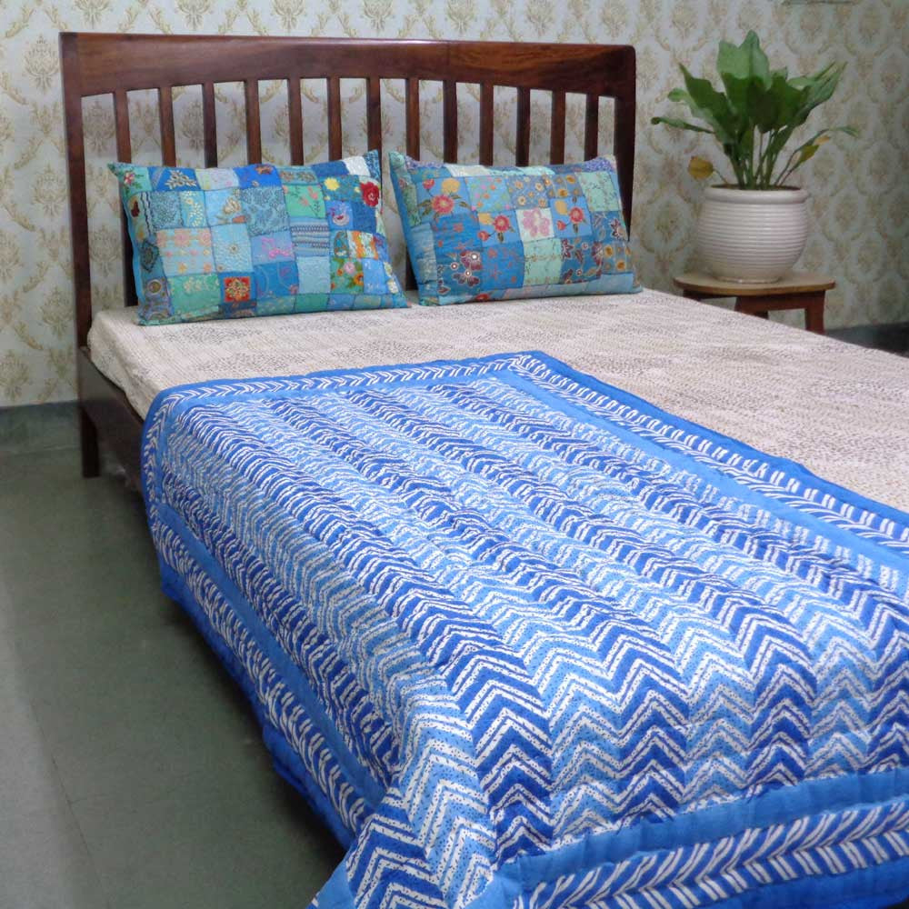 Hand Block Printed Baby Quilt – 100x140 cm Jaipur Razai | Chevron Blue 107041